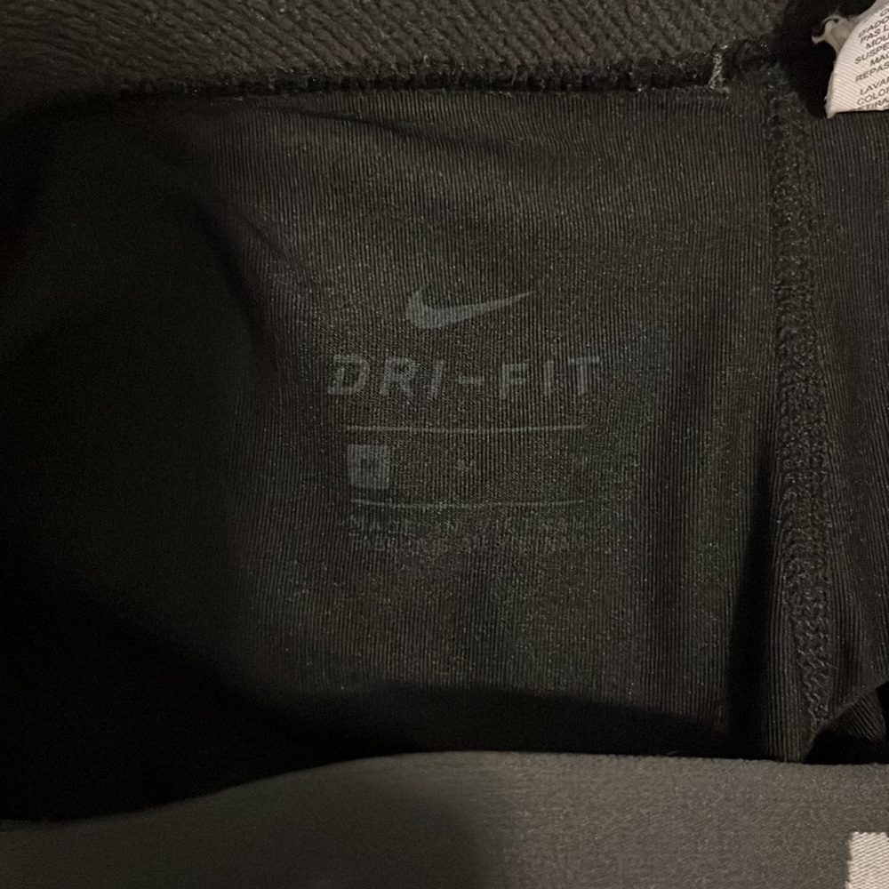 Nike Pros - Picture 4 of 4